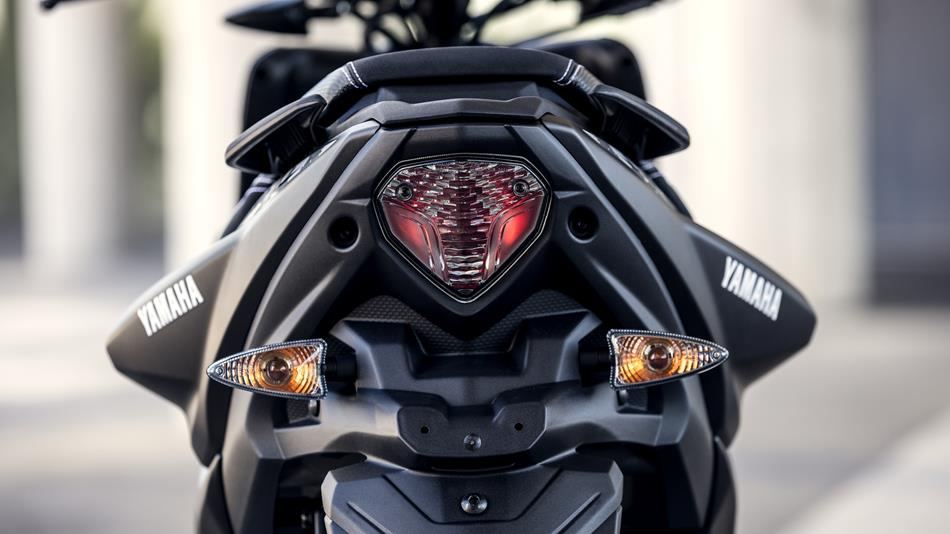 2016-Yamaha-AER50N-EU-Power-Black-Detail-017.jpg