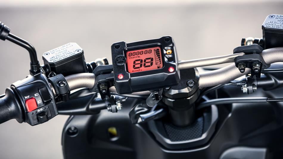 2016-Yamaha-AER50N-EU-Power-Black-Detail-018.jpg