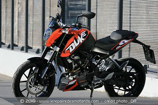 ktm-duke-125-cote.jpg.6e2c6e5ac8c4cced2e