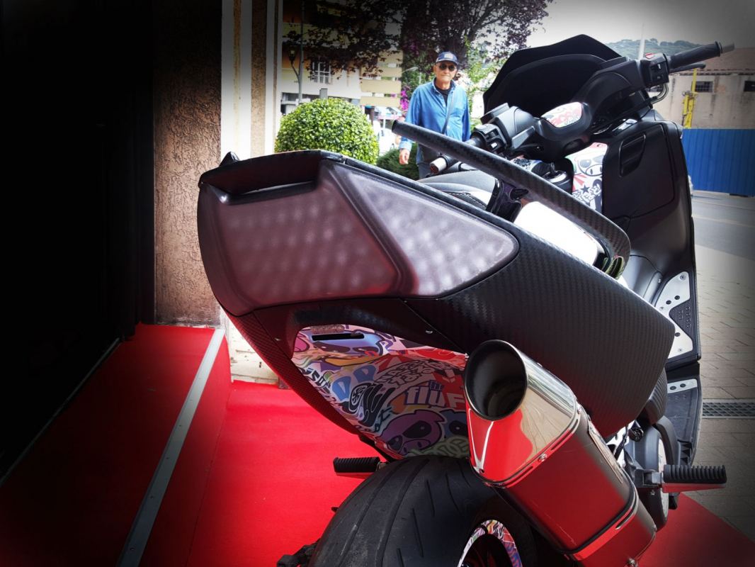 tmax  covering carbone sparkle - stickerbomb JDM sparkle 5.jpg