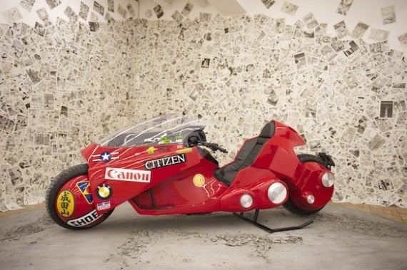 akira-shotaro-kanedas-motorcycle-comes-to-life-14-570x379.jpg.ed63df02c5eb3dc282494e59658be239.jpg