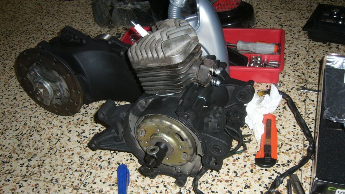 59afdc0c4a543_moteurpeintvilo1.thumb.JPG.1a041a482e04c197cefbe7e77c10f385.JPG