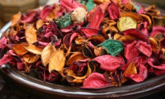 potpourri-rose-petals-e1488306482168.jpg.4a66f4c303e337576f6385b23324c24f.jpg