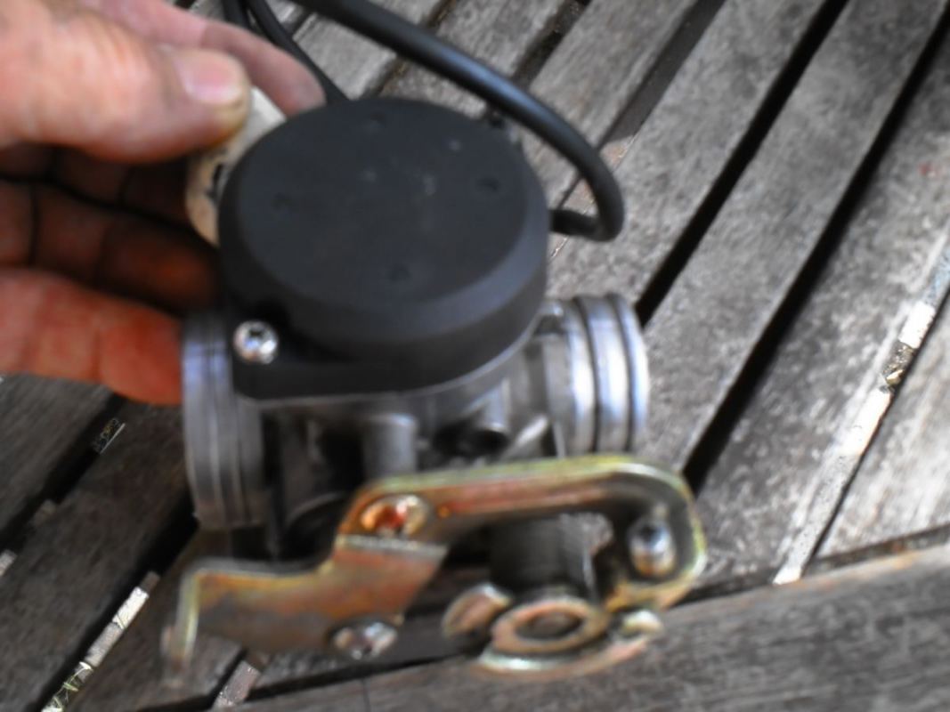 CARBURATEUR SYM GTS 007.JPG