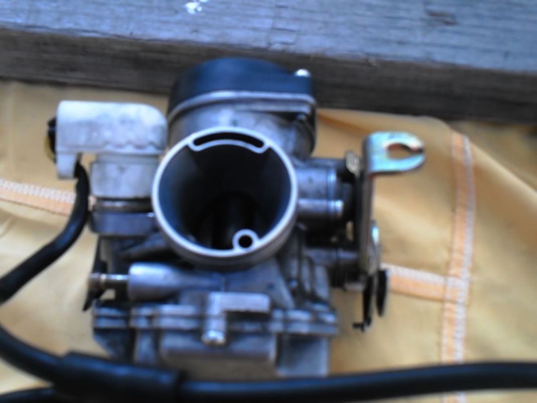 CARBURATEUR SYM GTS 004.JPG