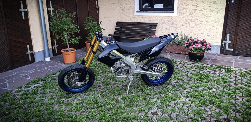 2bremsscheiben.jpg.abbd25766d4c4d8991a11e1040df35f4.jpg