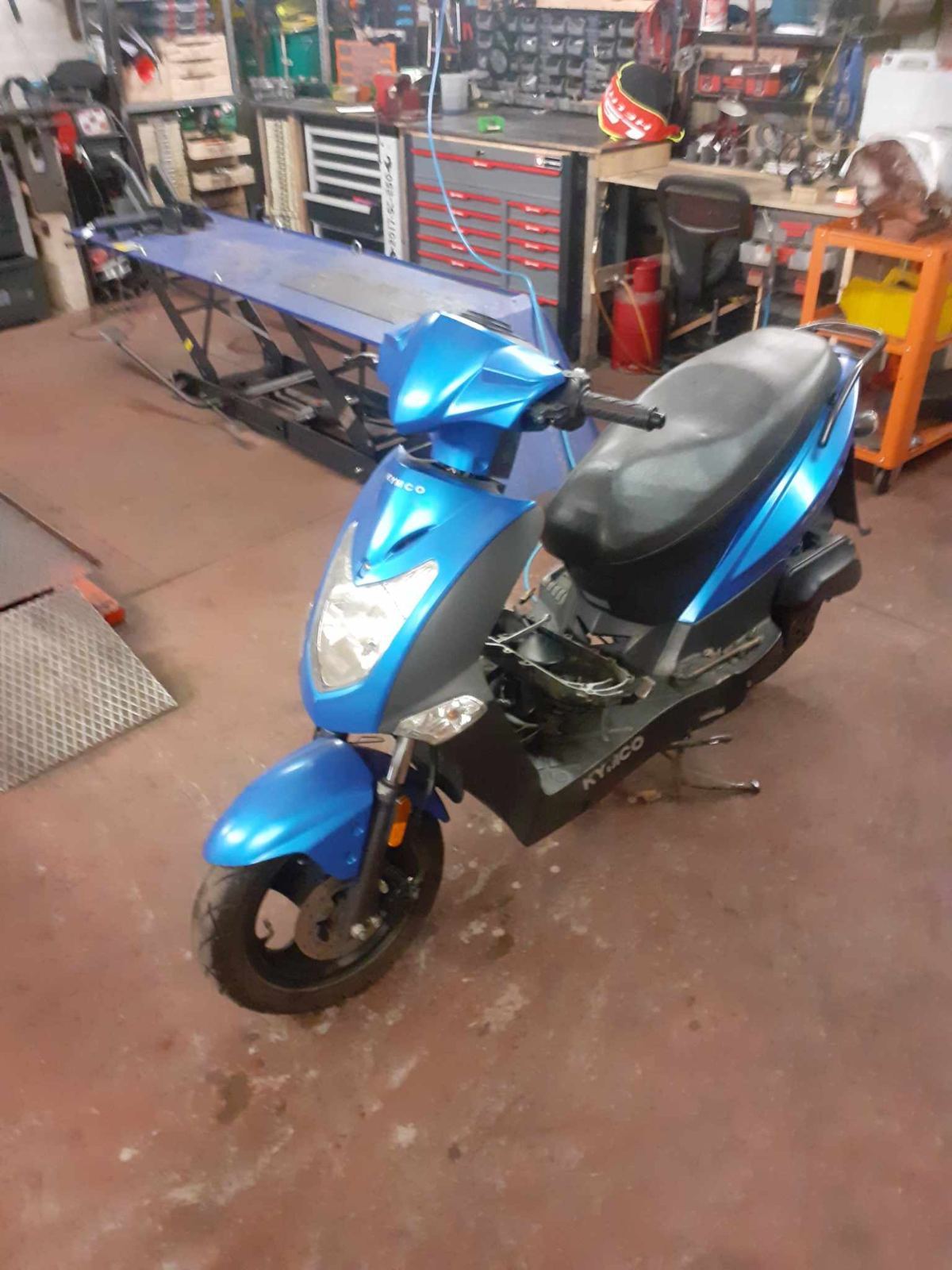 1102322674_Kymco1.jpg.647fcf29cdd859e6f6b187984460301c.jpg